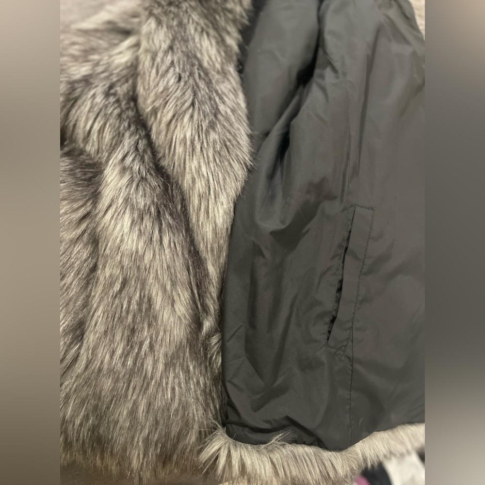 Faux Fur Coat / Jacket / Outter wear - Picture 10 of 11